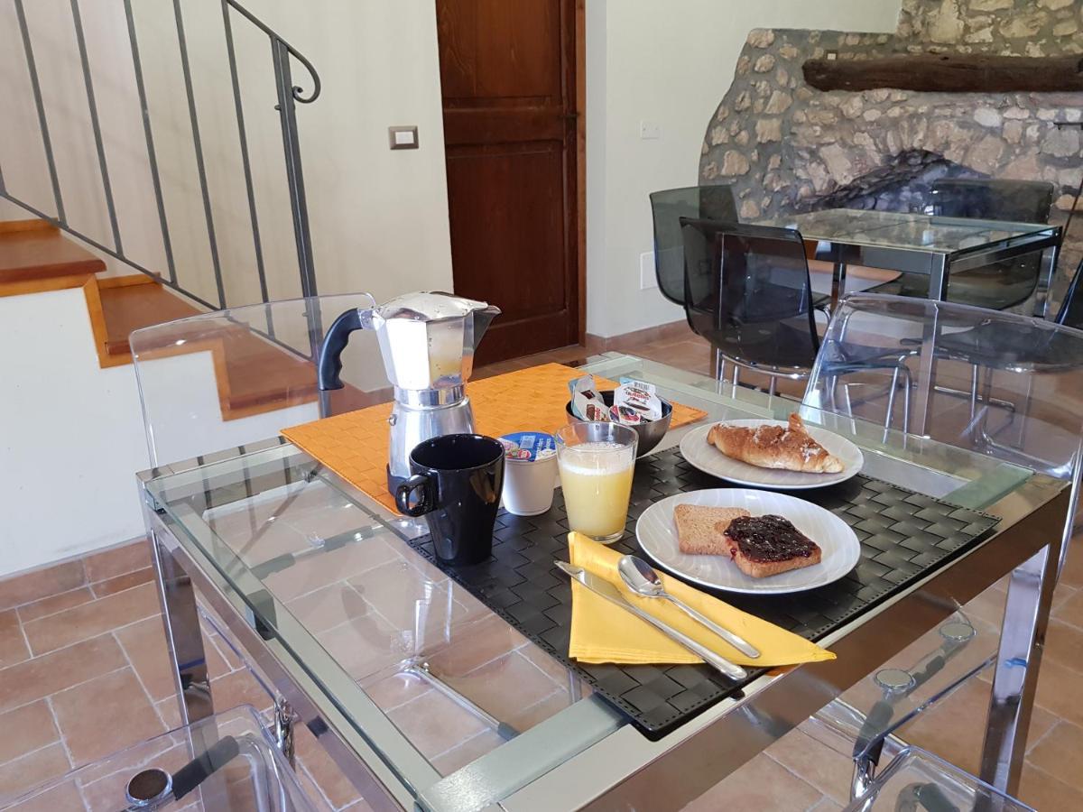 La Colombaia Bed and Breakfast Cascia Eksteriør billede